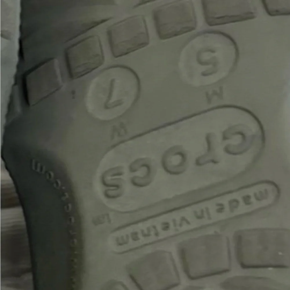 Crocs and Jibbitzs - Picture 5 of 5